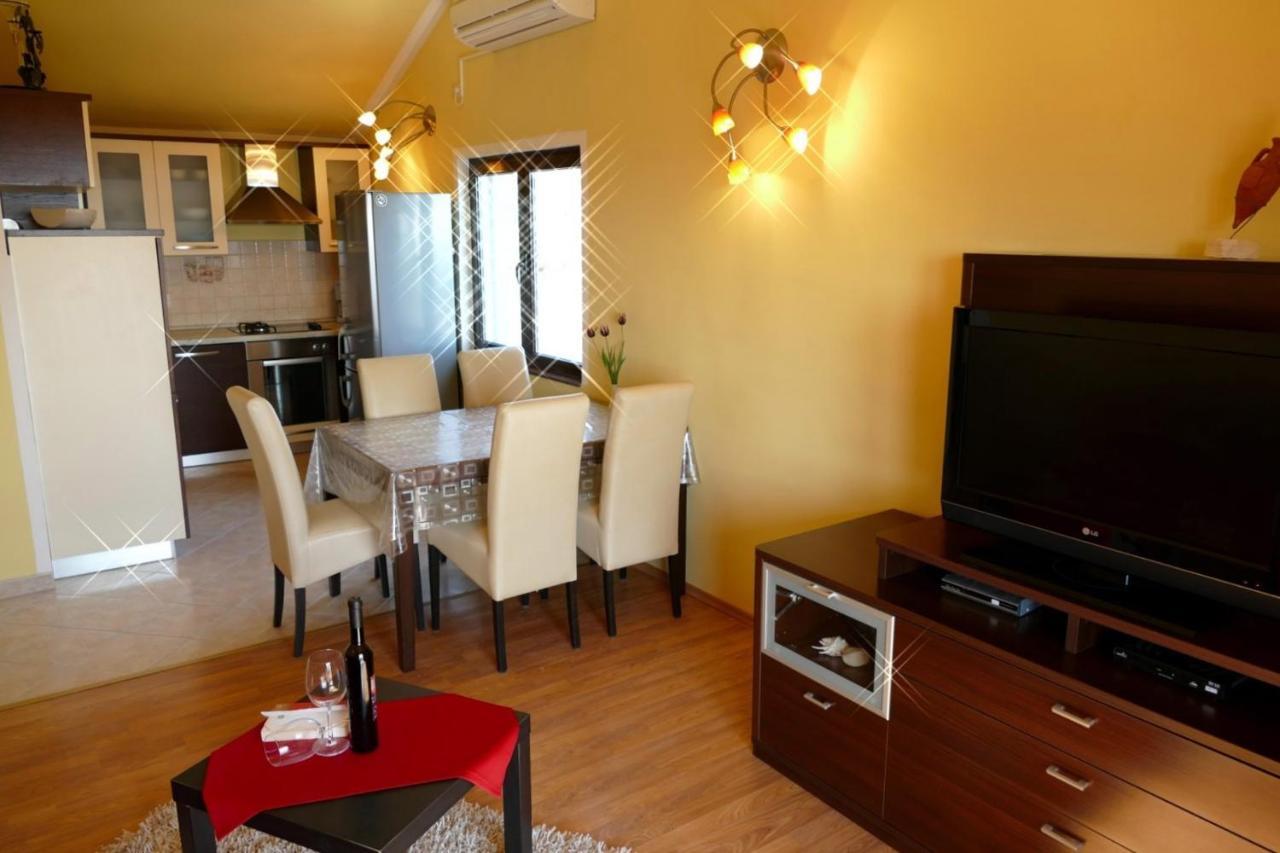 Apartments In Rab - Insel Rab 39950 Mundanije Eksteriør billede